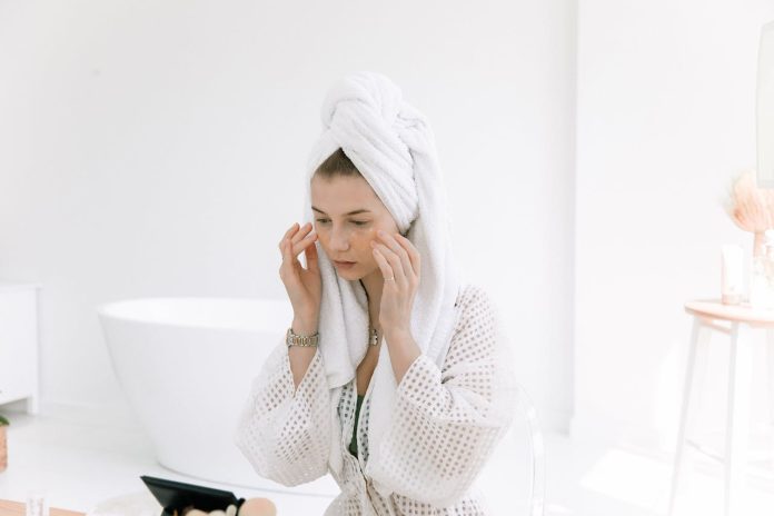 Les 10 astuces incontournables pour une routine beauté facile